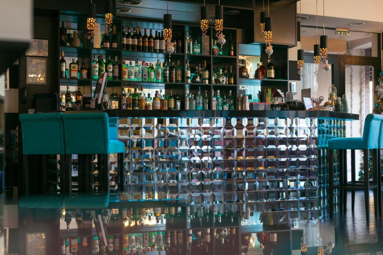 River Side Hotel Tbilisi Esterno foto The bar at the hotel