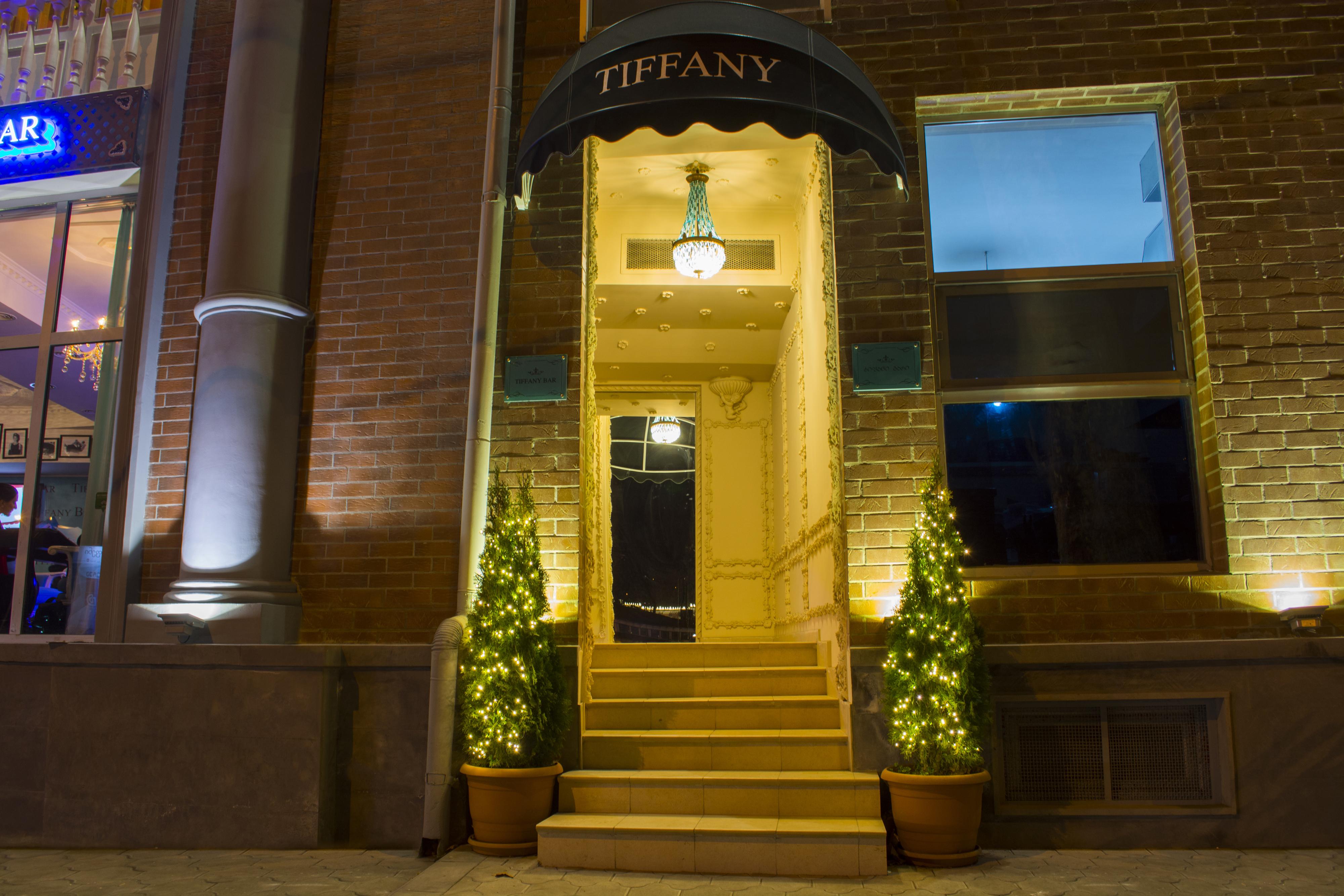 River Side Hotel Tbilisi Esterno foto Tiffany & Co. store in New York City