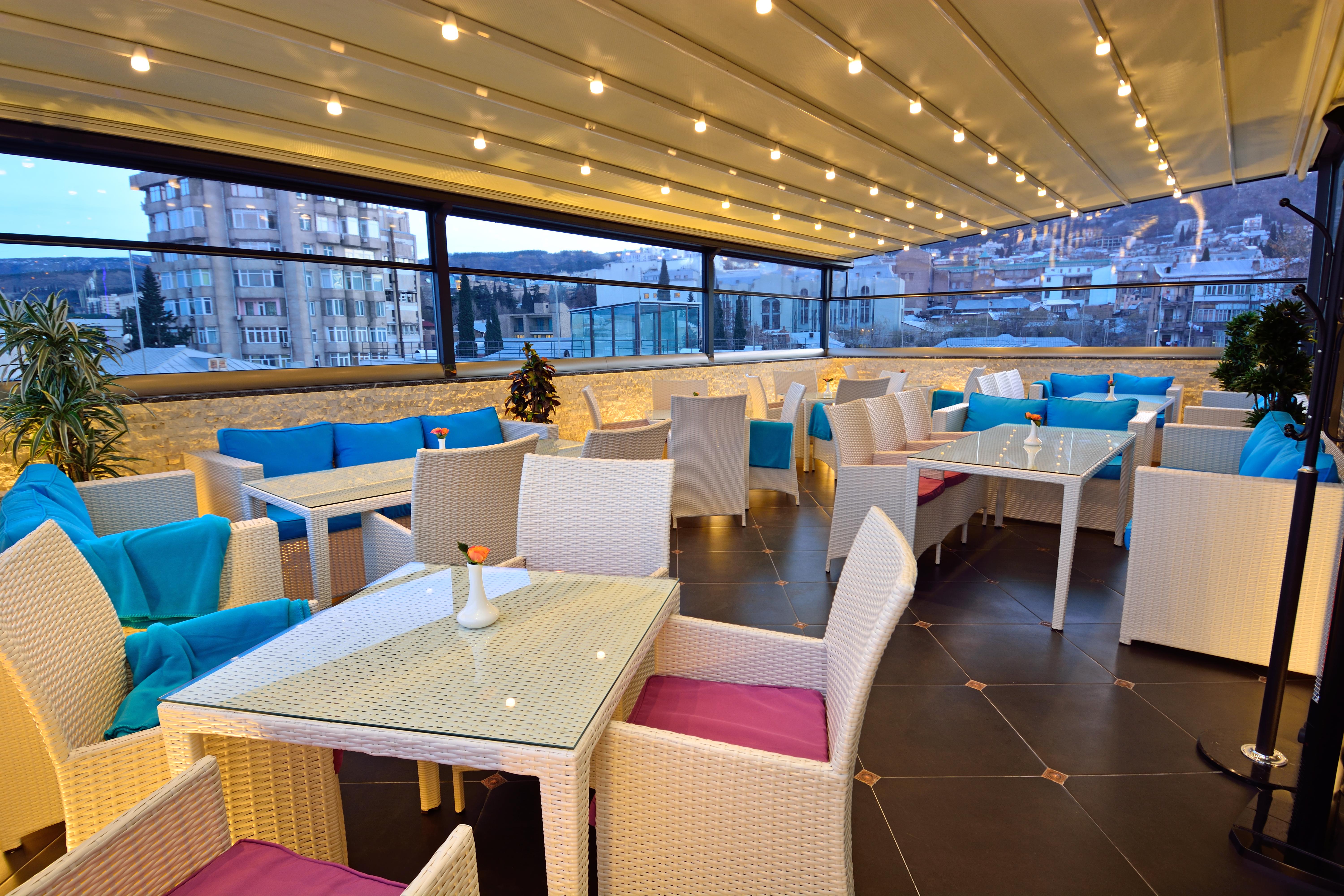 River Side Hotel Tbilisi Esterno foto Skyline