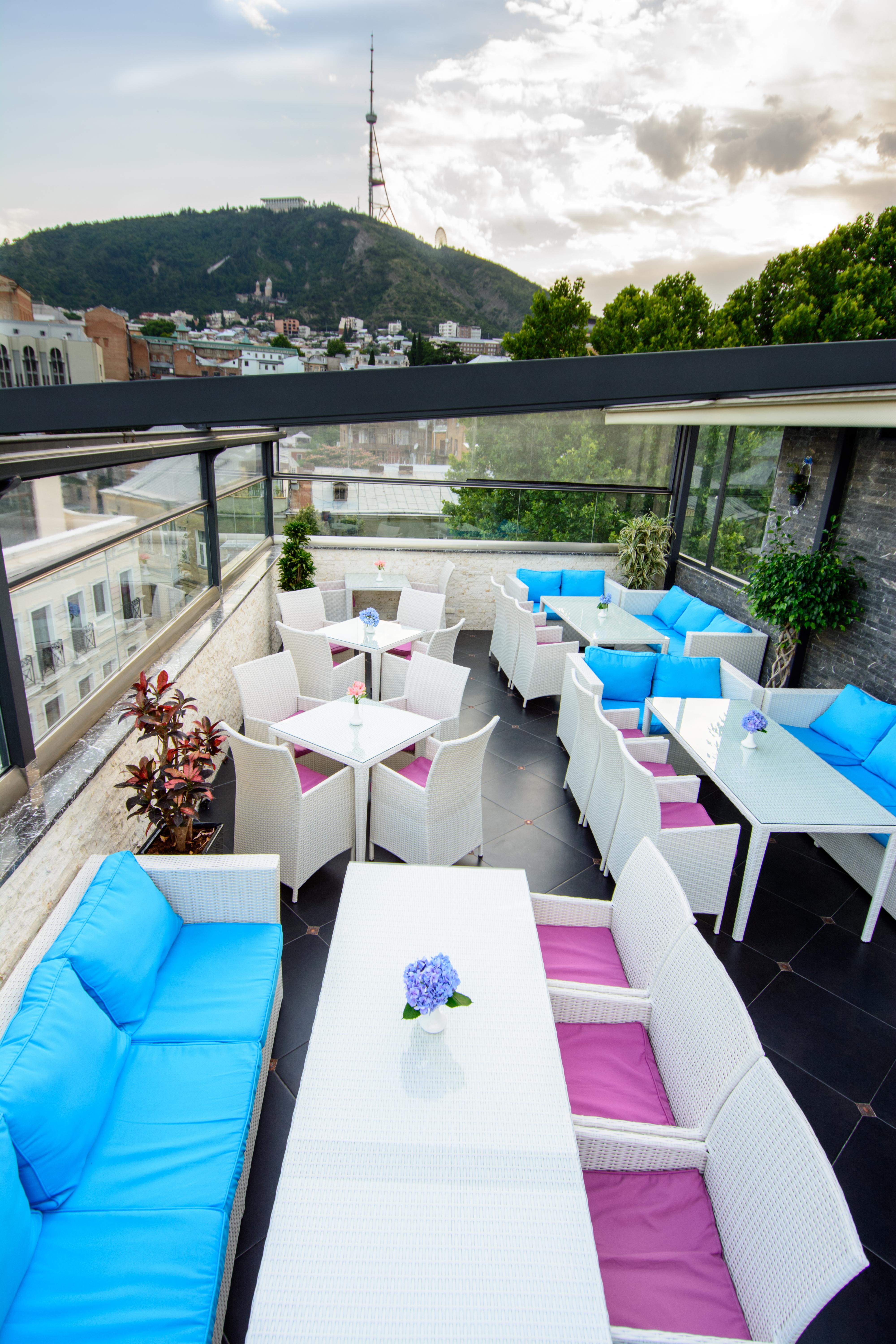 River Side Hotel Tbilisi Esterno foto The Sky Bar