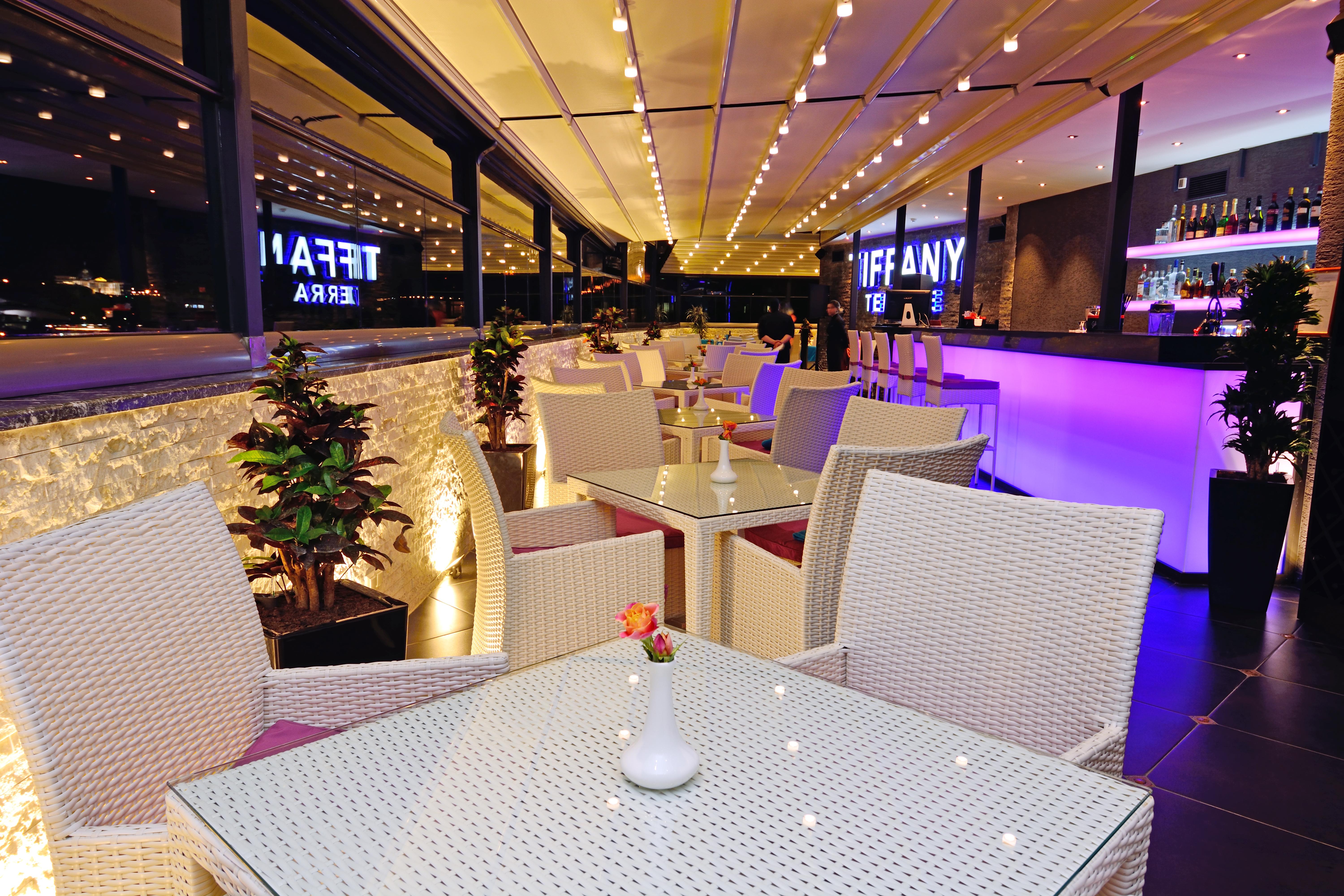 River Side Hotel Tbilisi Esterno foto Interior of the restaurant