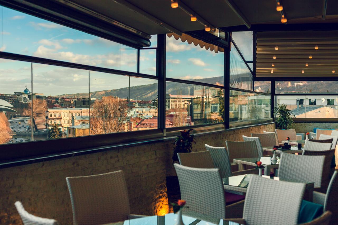 River Side Hotel Tbilisi Esterno foto Sky Bar